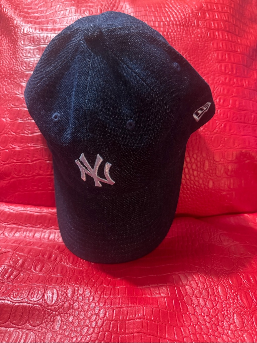New Era Navy Blue Yankees Cap with White NY Logo